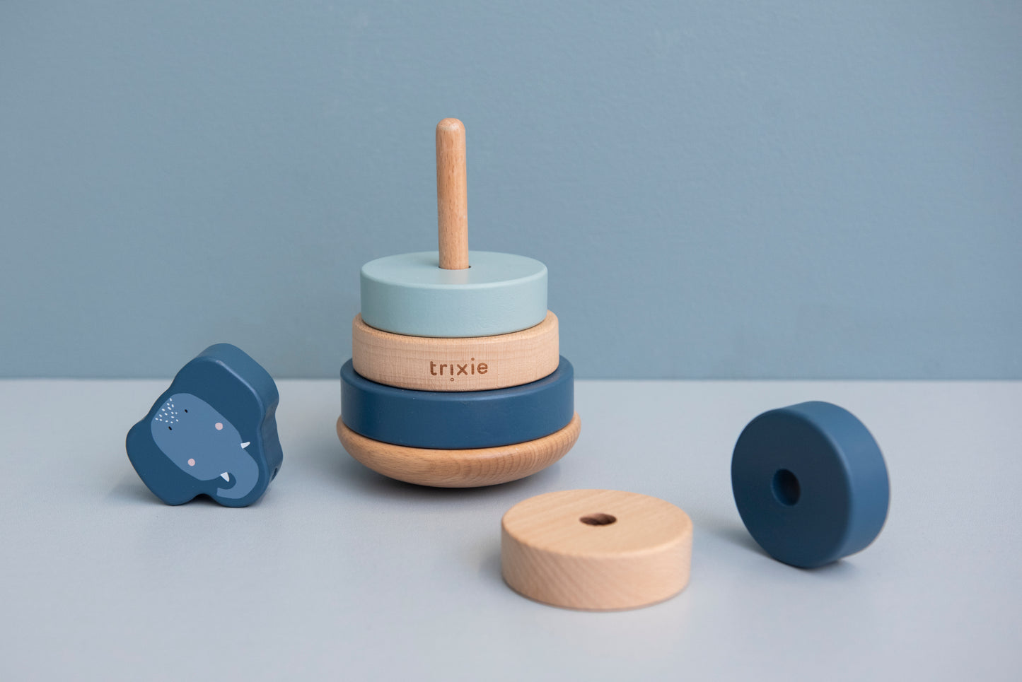 Personalisierter Stapelturm aus Holz von Trixie mit Namen und Geburtsdaten graviert Geburtsgeschenk Elefant