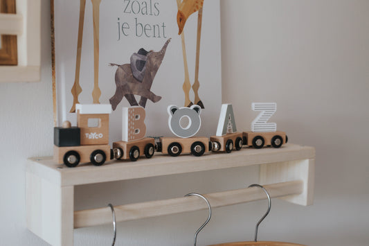 Buchstabenzug Namenszug Holzeisenbahn magnetisch Holzbuchstaben Wunschname zusammenstellen bunt