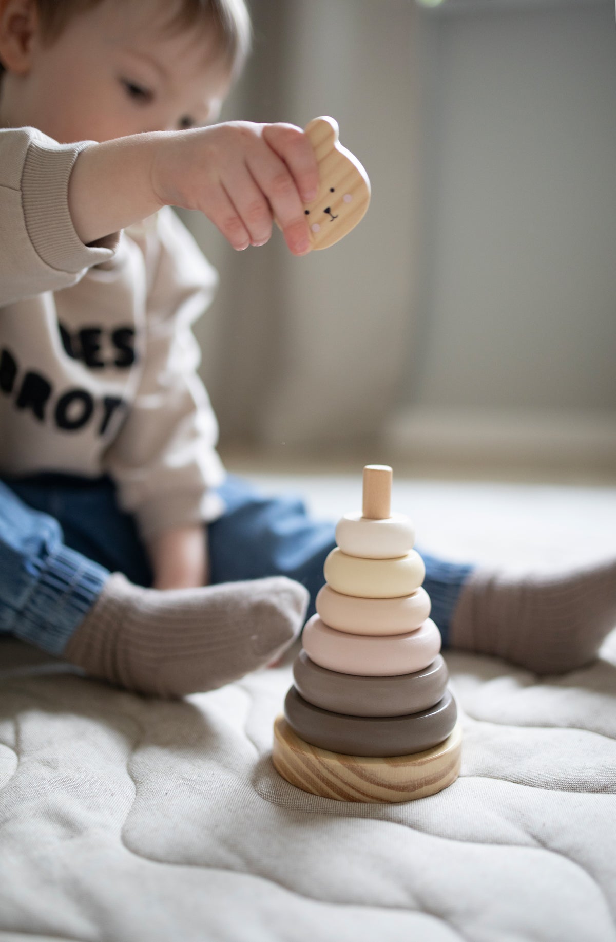 Stapelturm aus Holz personalisiert mit Name und Geburtsdaten Baby Geschenk Steckspiel Stapelringe graviert Bär Natur