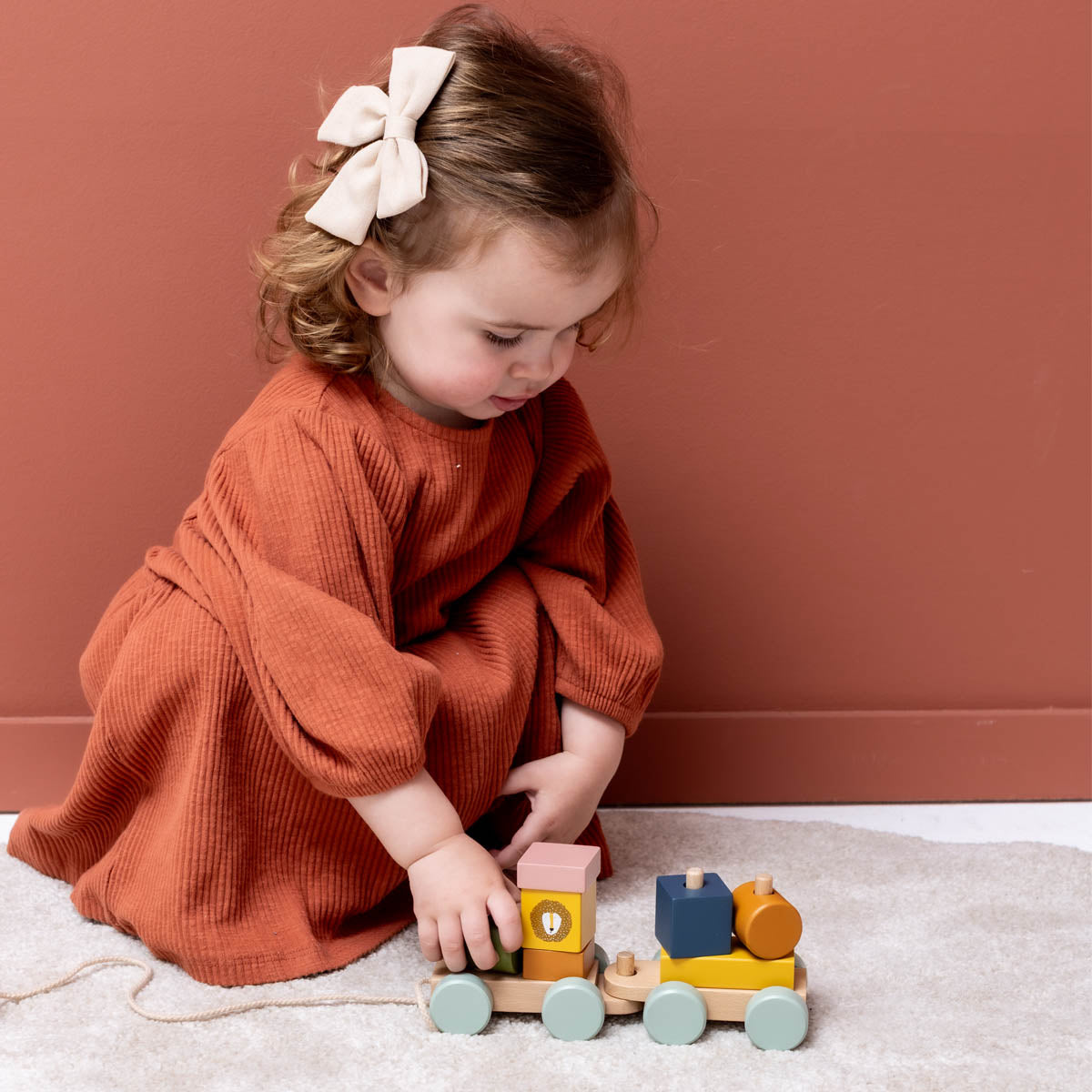 Mini Holzzug von Trixie Holz Eisenbahn mit Namen und Geburtsdaten graviert Babygeschenk