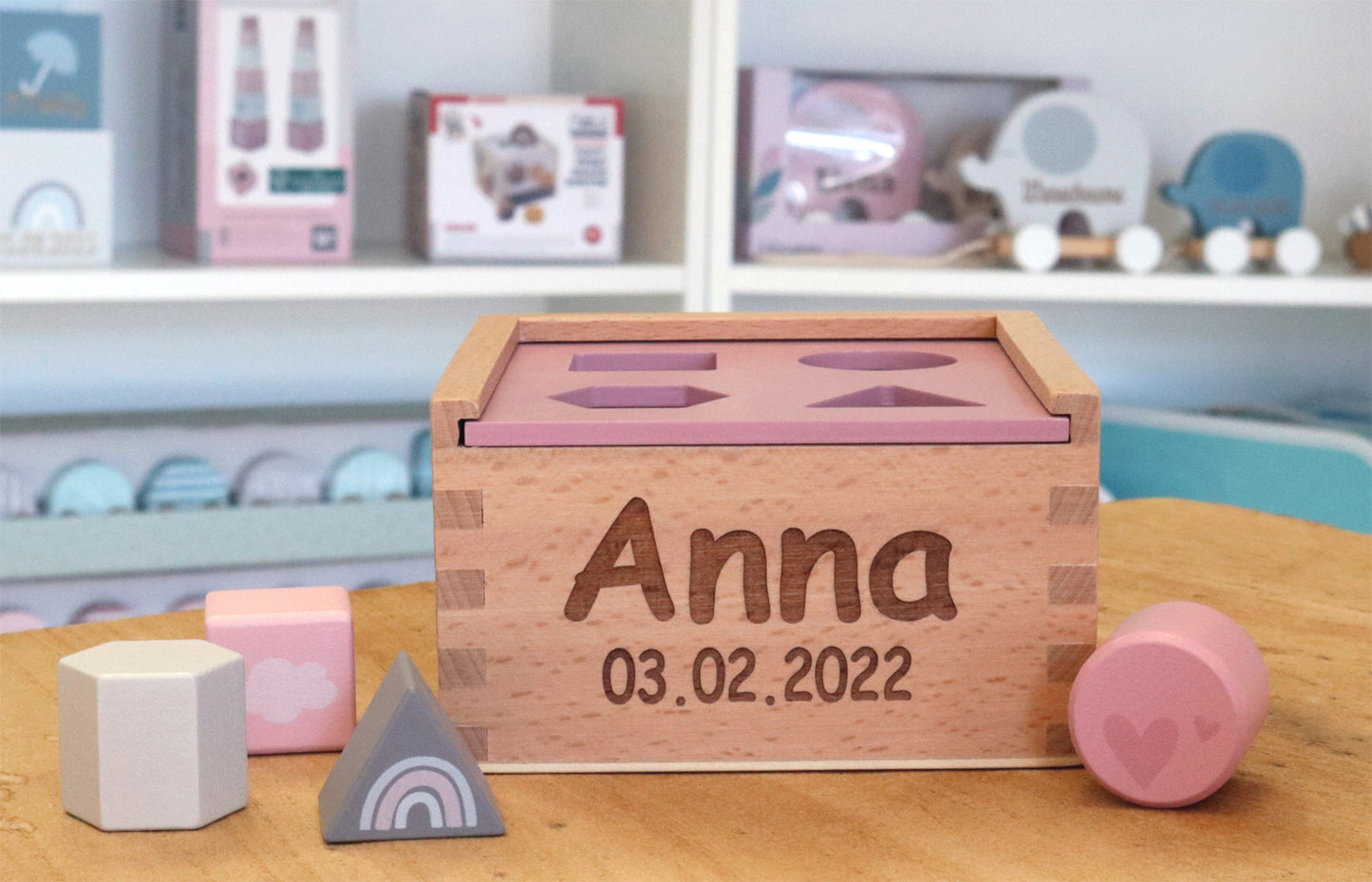 Formenspiel Sortierbox aus Holz rosa personalisiert mit Name und Datum Baby Geschenk mit Gravur