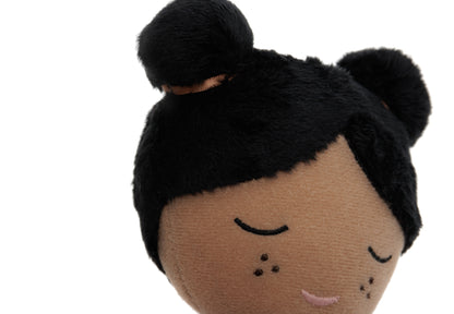 Stoffpuppe mit Name personalisiert weiche Kuschelpuppe zum Spielen mit aufgesticktem Gesicht Kleid lila