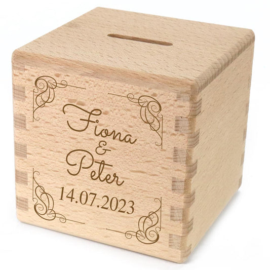 Spardose mit Namen graviert Sparwüfel zur Geburt, Hochzeit, Taufe aus Holz Ornament