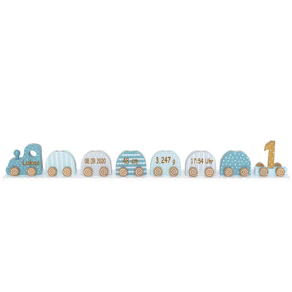 Geburtstagszug Kerzenhalter aus Holz blau personalisiert mit Name und Geburtsdaten Baby Geschenk mit Gravur