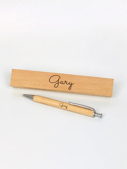 Kugelschreiber mit Name graviert aus Holz Wunschname oder Wunschtext als Geschenk Kugelschreiber und Holzbox graviert