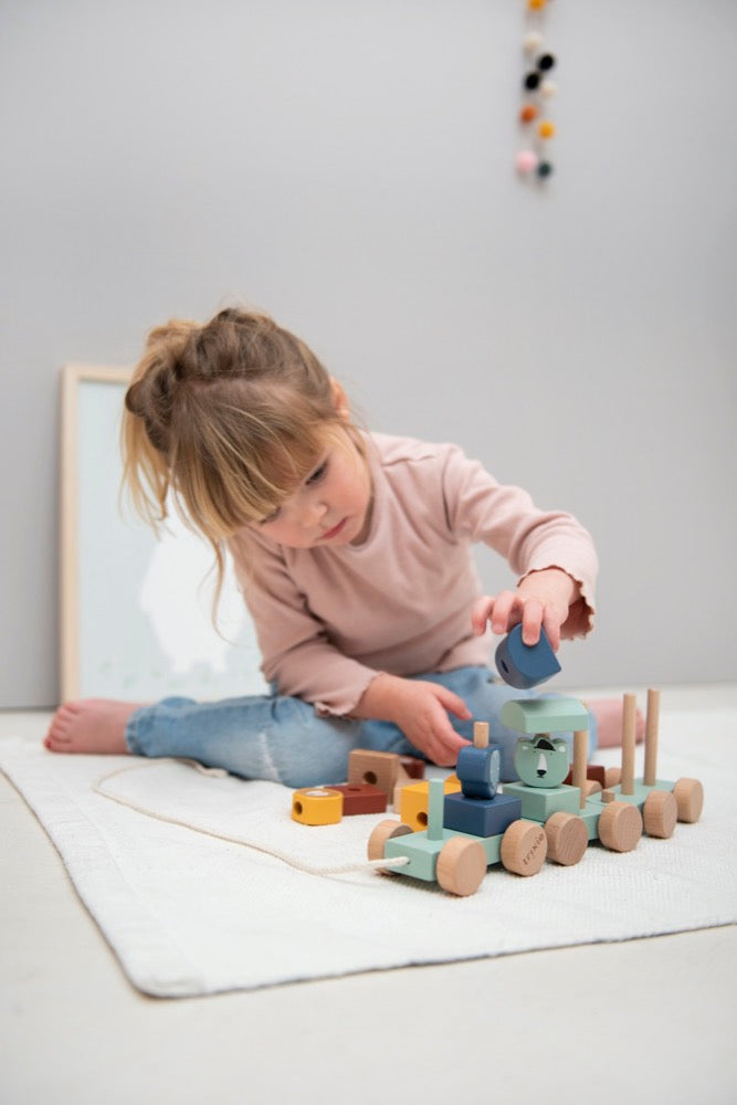 Personalisierter Holzzug mit Tieren von Trixie Holz Eisenbahn mit Namen und Geburtsdaten graviert Babygeschenk