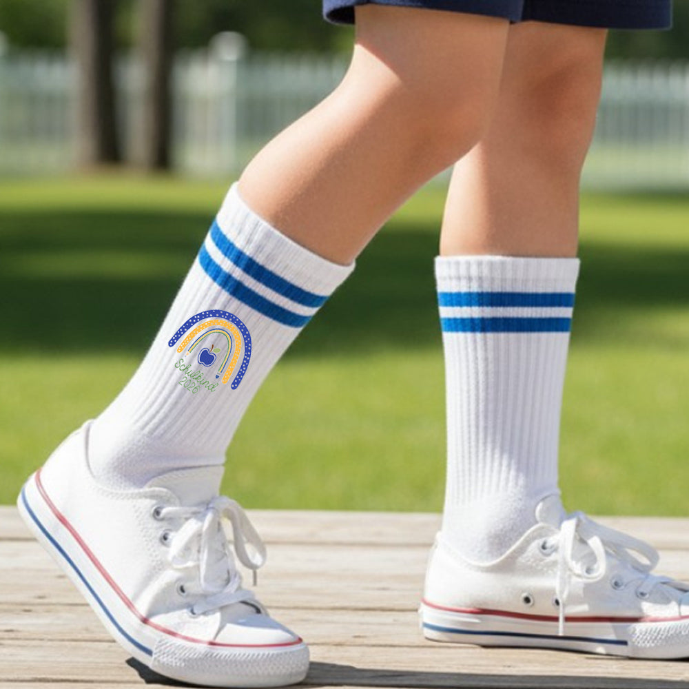 Kindersocken blau zur Einschulung, Tennissocken mit Aufdruck Schulkind 2026, Motiv Regenbogen blau