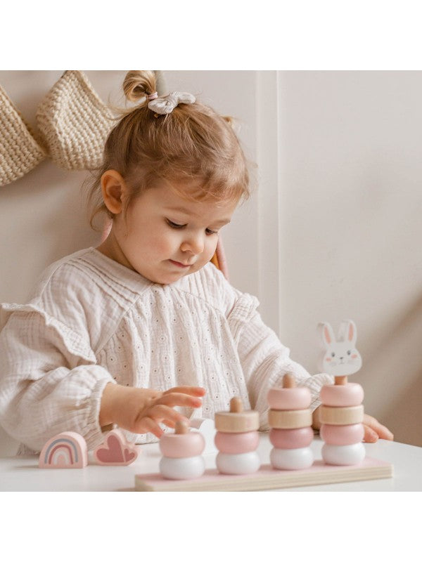 Stapelringe aus Holz rosa personalisiert mit Name und Geburtsdaten Baby Geschenk mit Gravur