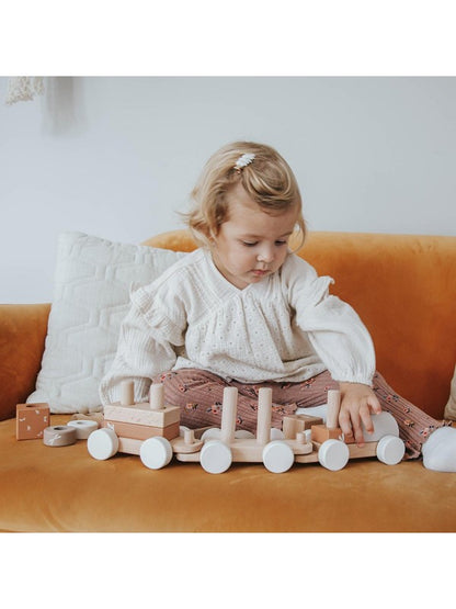 Holzzug Holz Eisenbahn beige personalisiert mit Name und Geburtsdaten Baby Geschenk mit Gravur