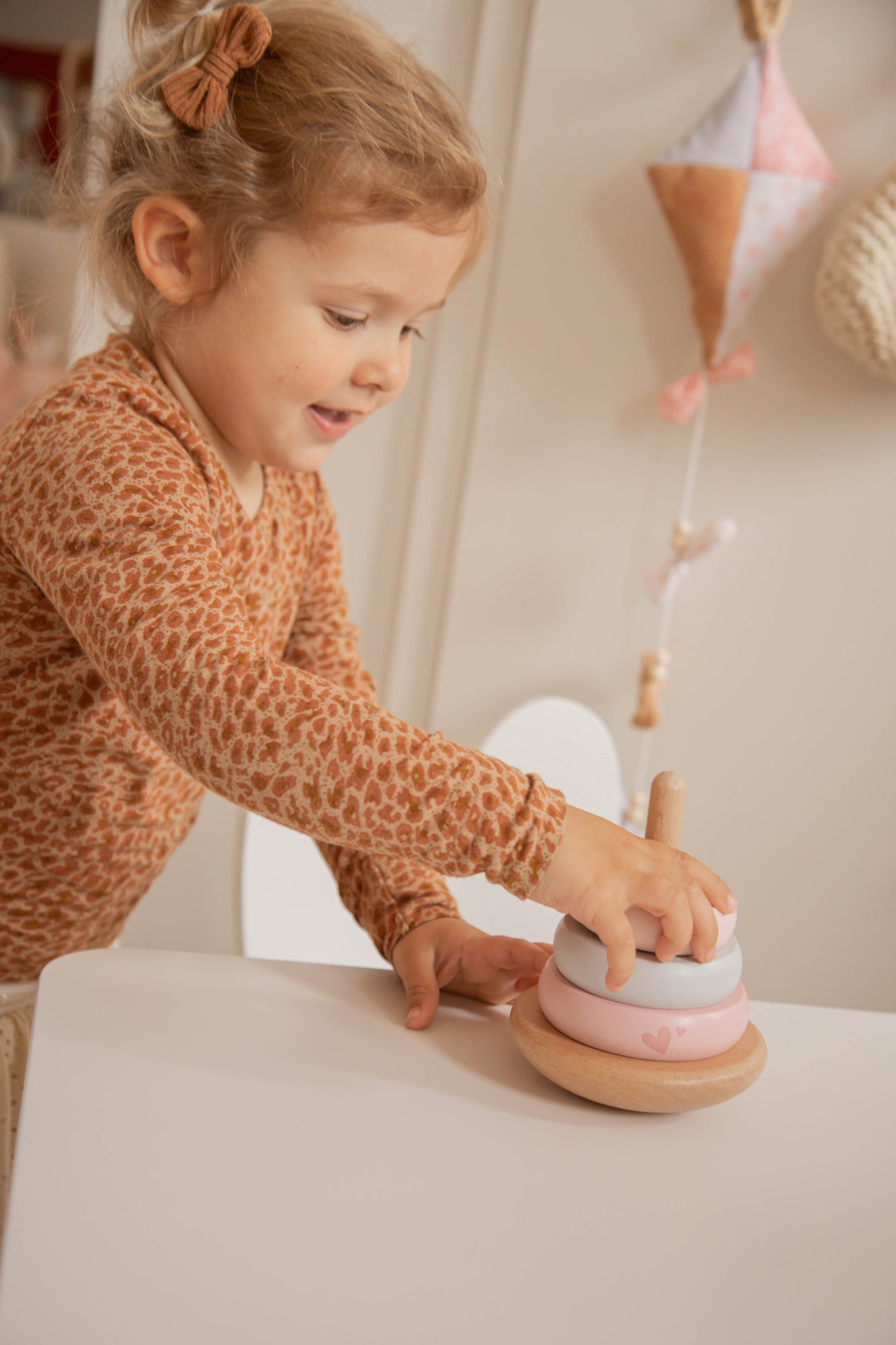 Holz Stapelturm rosa personalisiert mit Name und Geburtsdaten Baby Geschenk mit Gravur Geschenk zur Geburt oder Taufe