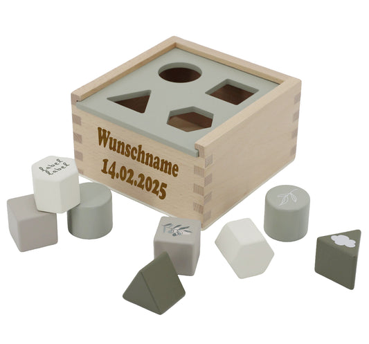 Formenspiel Sortierbox aus Holz oliv personalisiert mit Name und Datum Baby Geschenk mit Gravur
