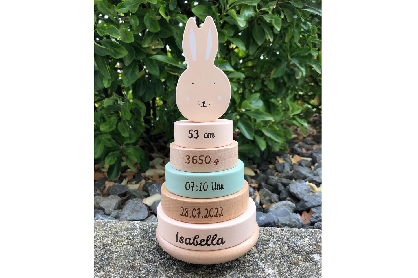 Personalisierter Stapelturm aus Holz von Trixie mit Namen und Geburtsdaten graviert Geburtsgeschenk HASE
