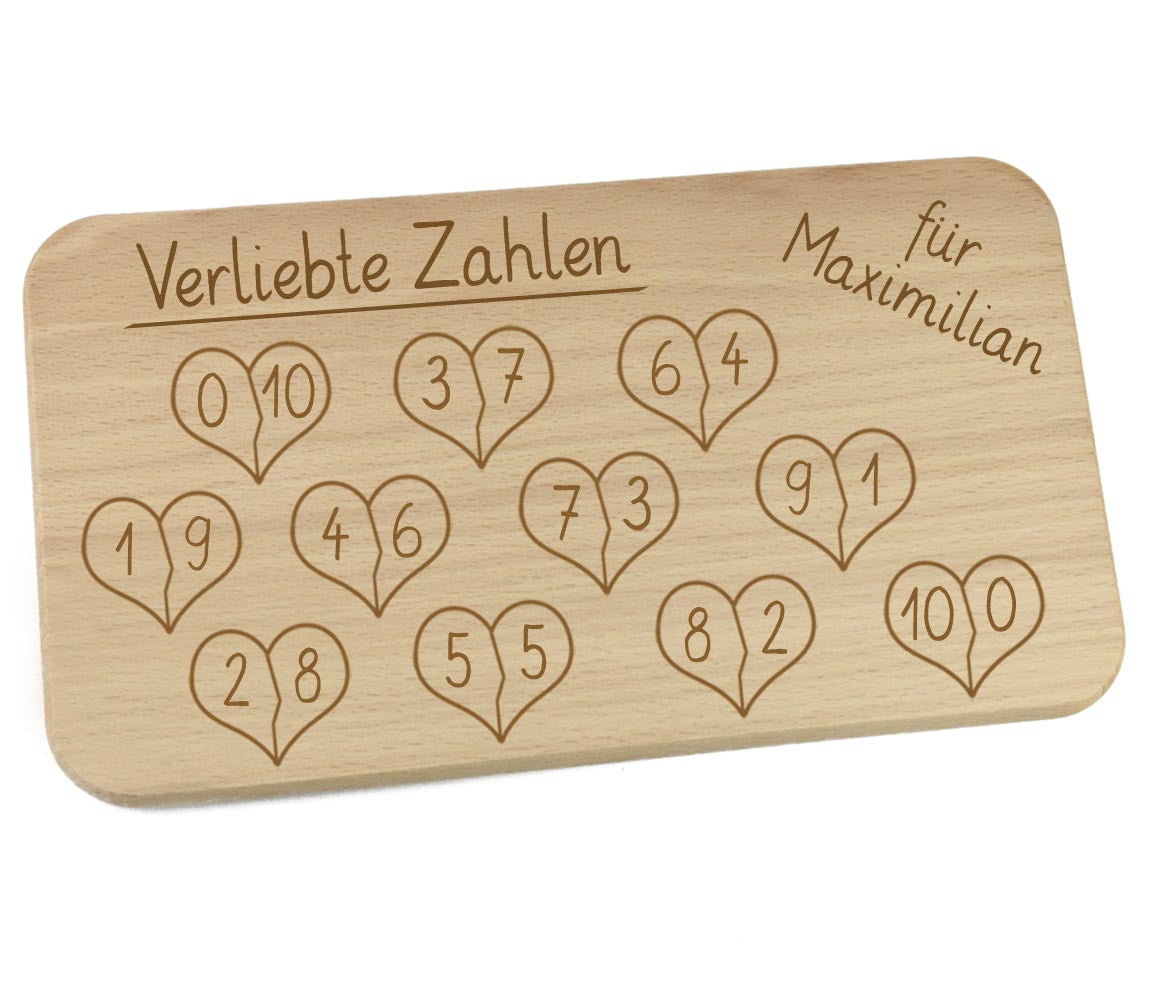Personalisiertes Frühstücksbrettchen aus Holz mit Name graviert zur Einschulung Motiv verliebte Zahlen